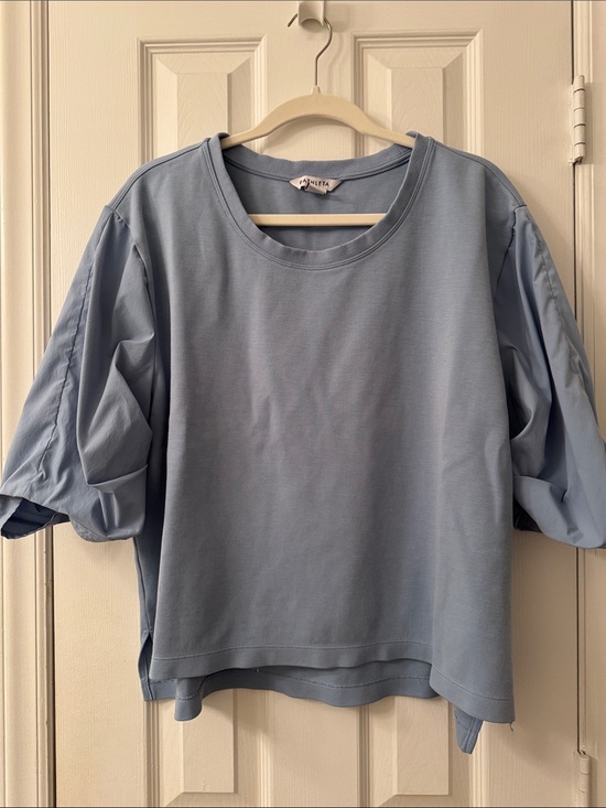 Athleta Tops - Athleta Light Blue Puff Sleeve Crew Shirt